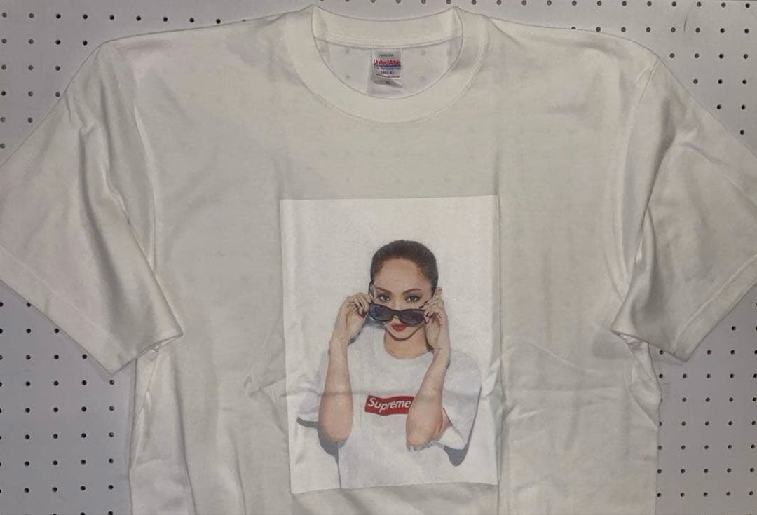 安室奈美恵　Tシャツ Lサイズ　新品　wwd