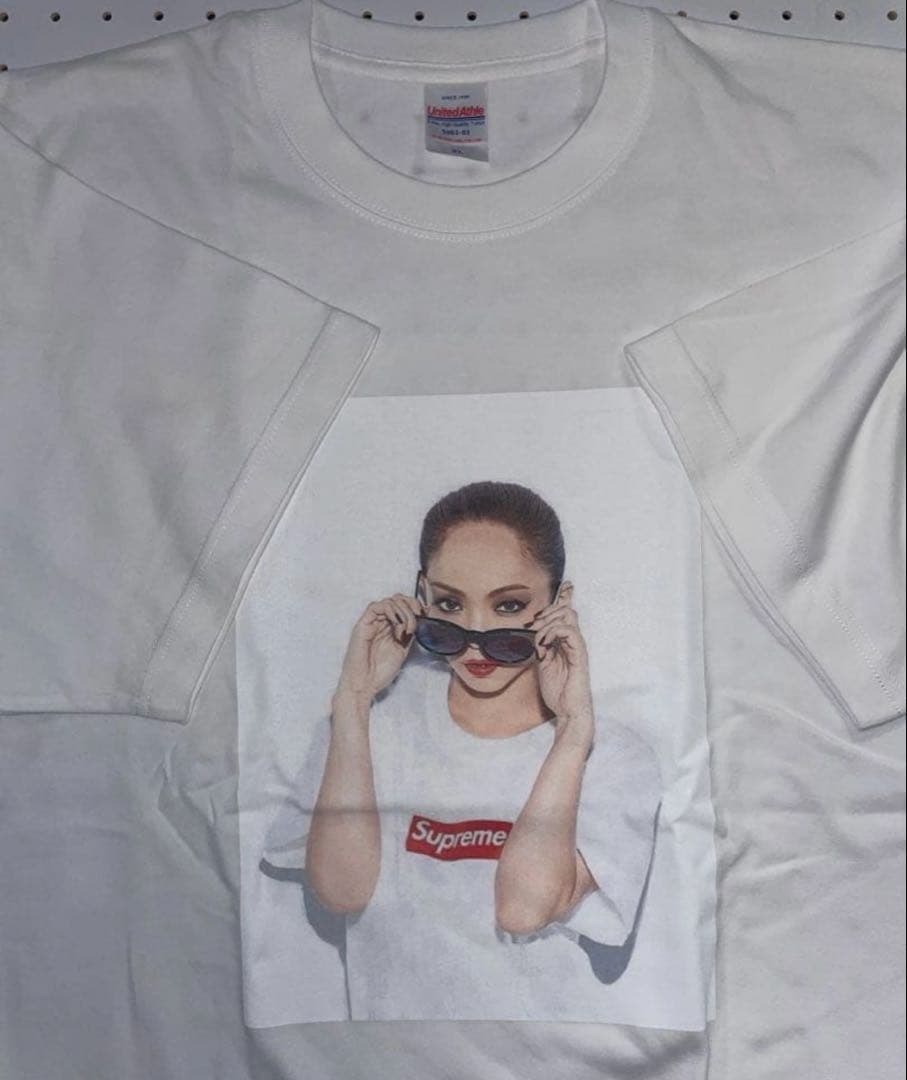 安室奈美恵　Tシャツ Lサイズ　新品　wwd