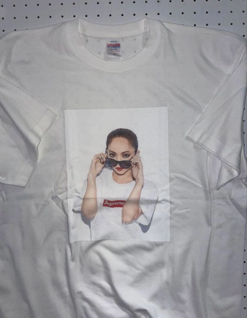 安室奈美恵　Tシャツ Lサイズ　新品　wwd