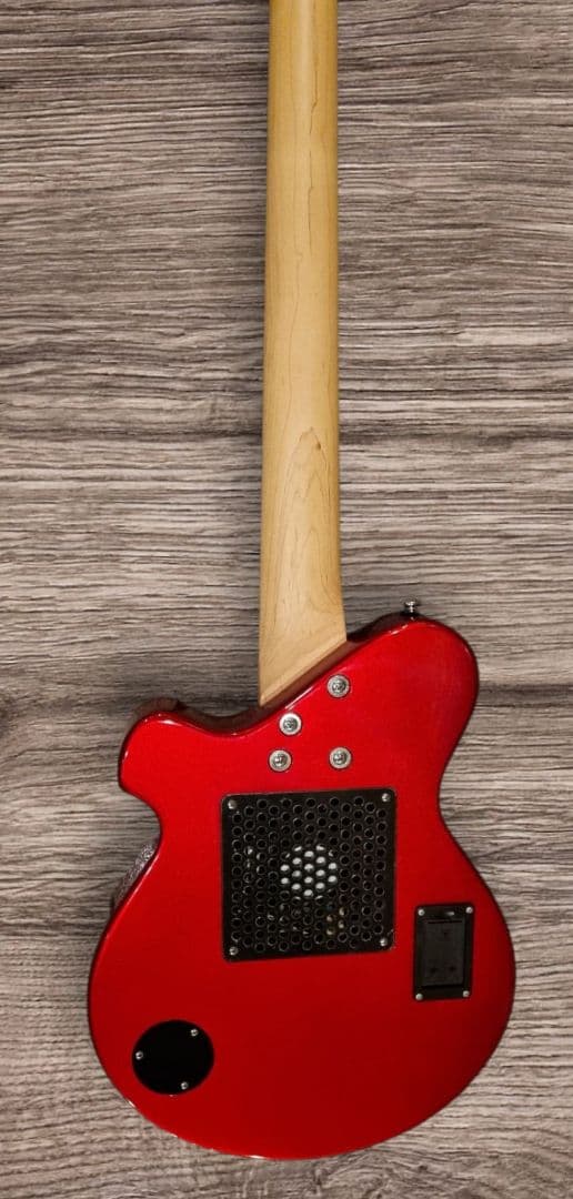 ピグノーズ Pignose アンプ内蔵 ベースギター キャンディアップル？