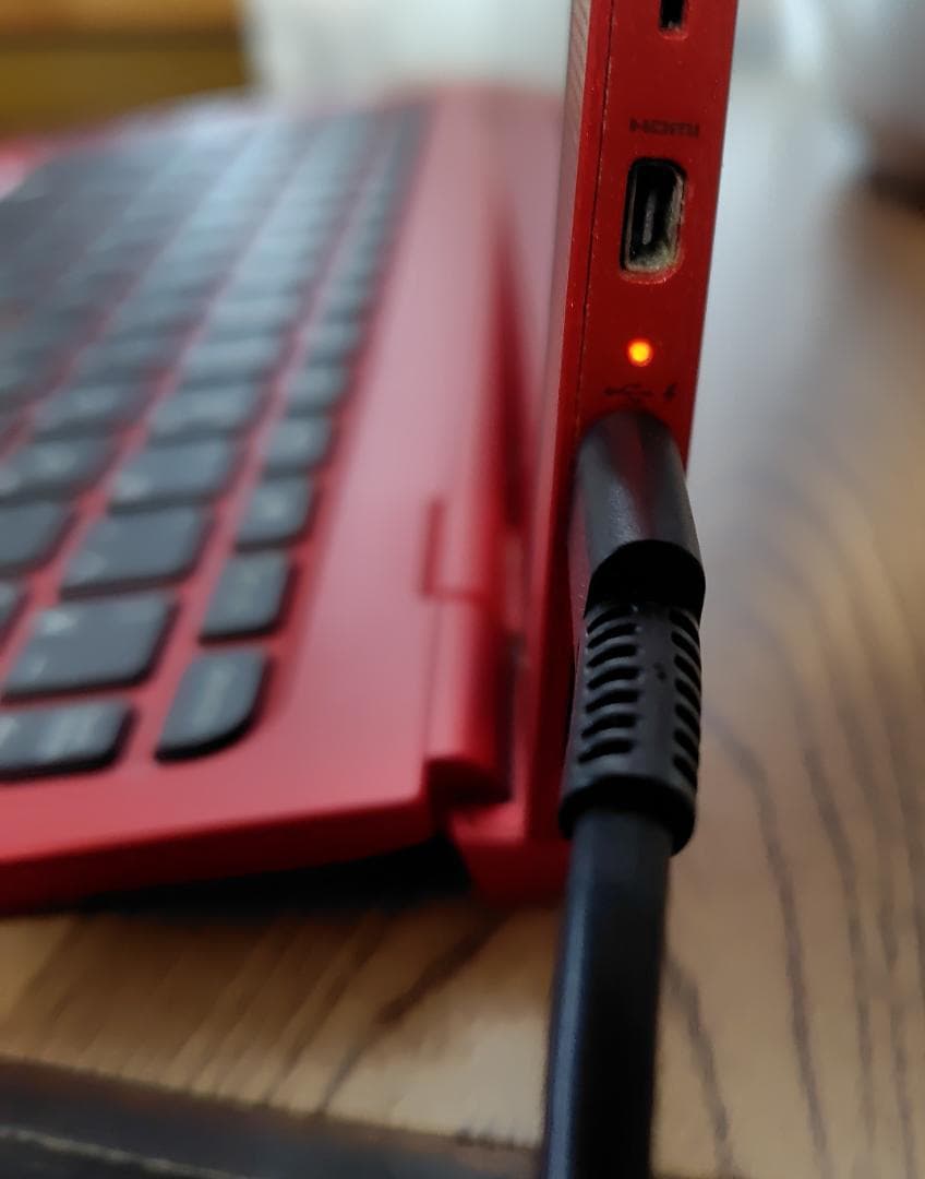 HP 2in1ノートパソコン　Y4G68PA＃ABJ　１０．１型　win10