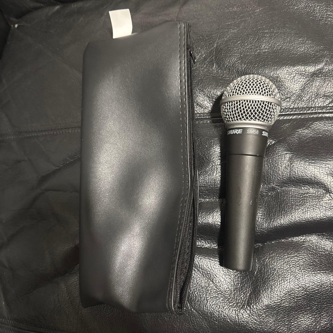 セール中！SHURE SM58 ダイナミックマイク 専用ケース、ホルダー付き