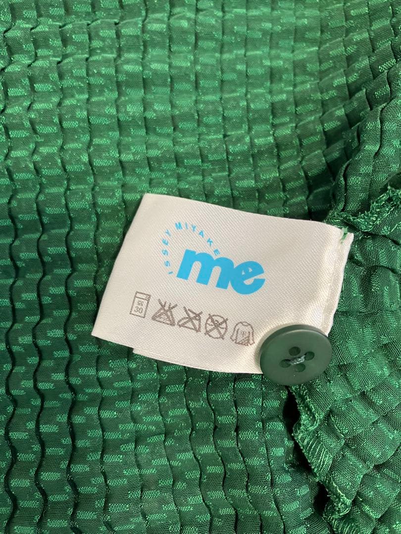 イッセイミヤケ me 変形ドレープドルマンスリーブ グリーンカーディガン