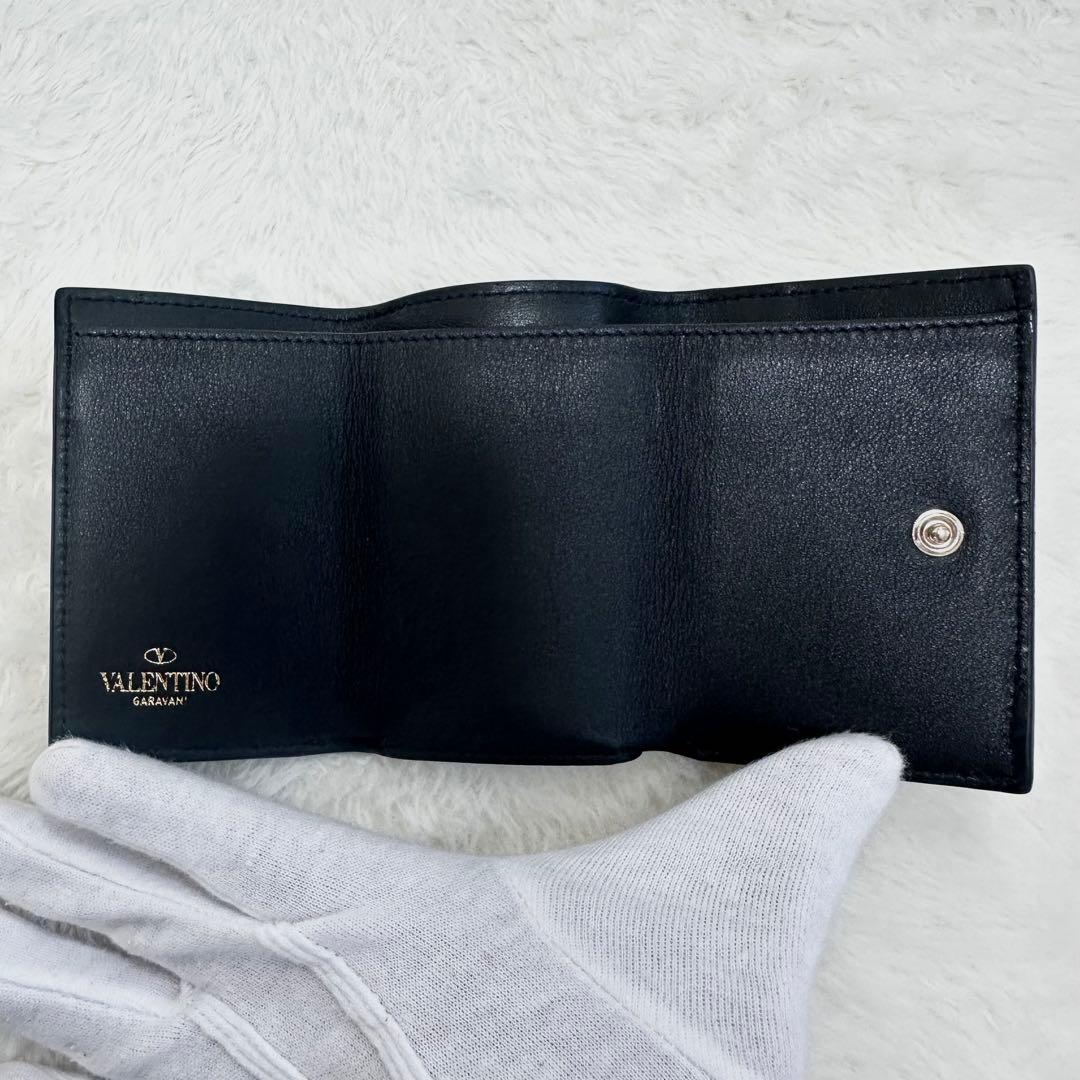 極美品✨ヴァレンティノガラヴァーニ　ロックスタッズ　三つ折り財布　ブラック　本革