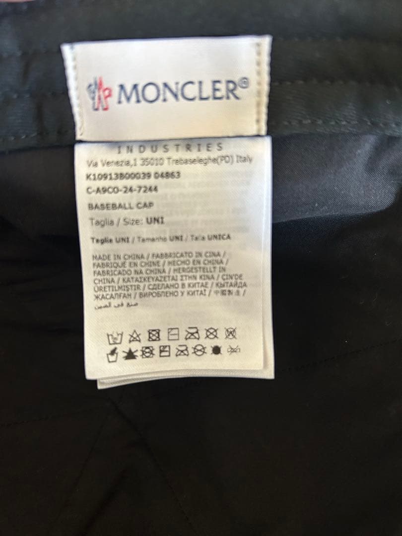 値下げ！MONCLER ブラック ベースボールキャップ
