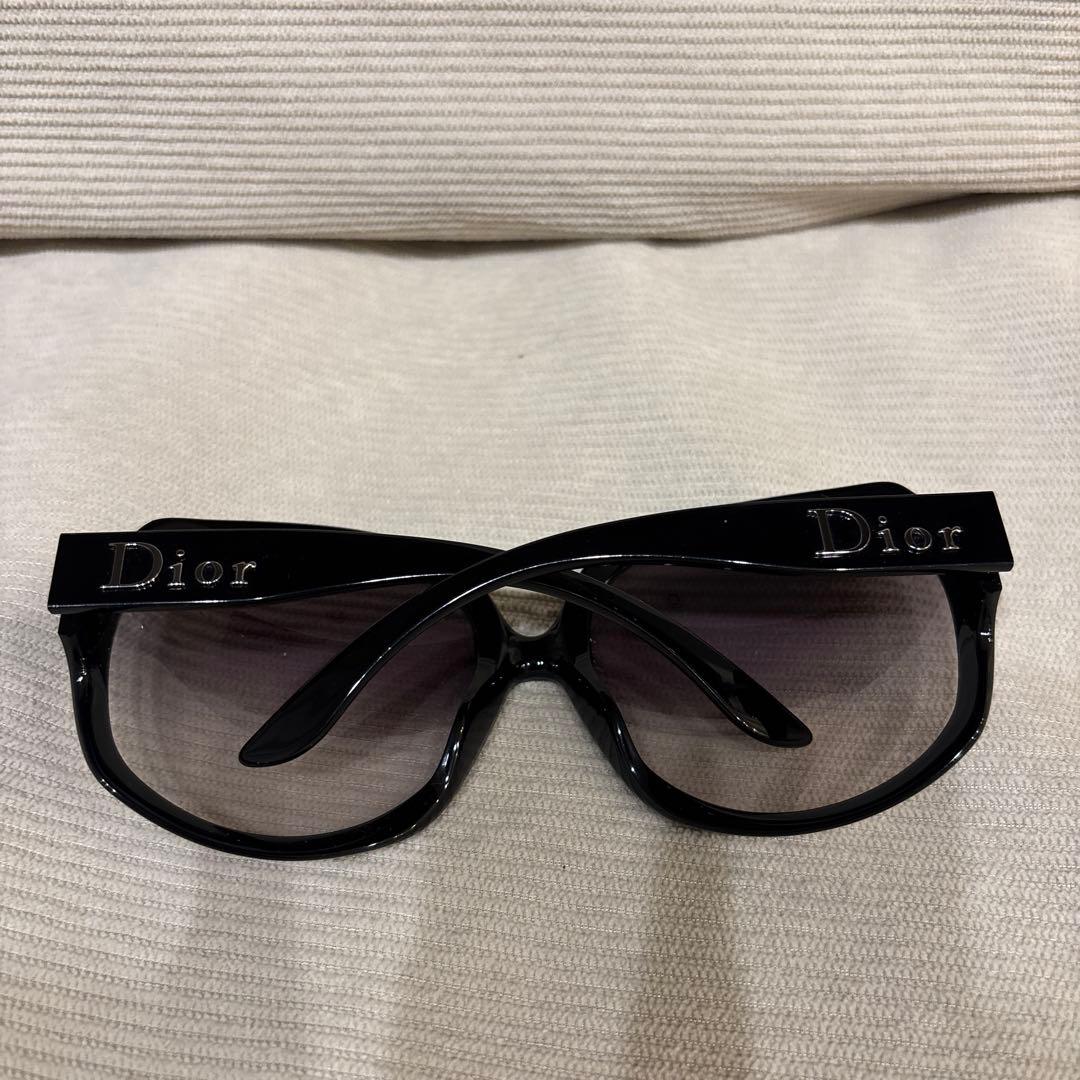 Dior ブラックラウンドサングラス　glossy