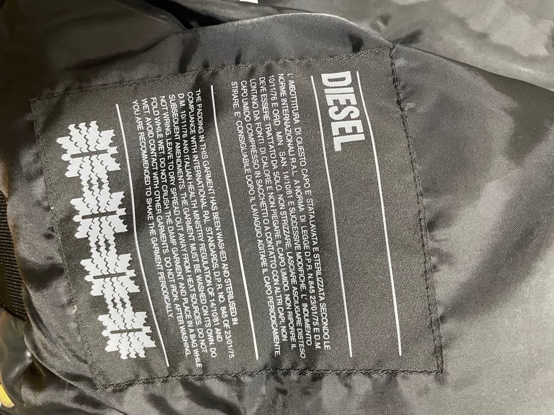 DIESELブラックダウンジャケット サイズ8