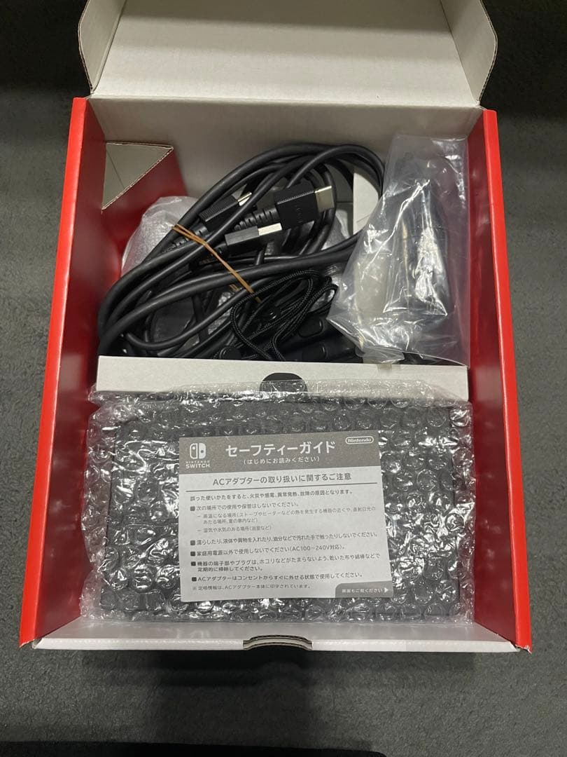 【美品】Nintendo Switch ネオンブルー/ネオンレッド 2022年製