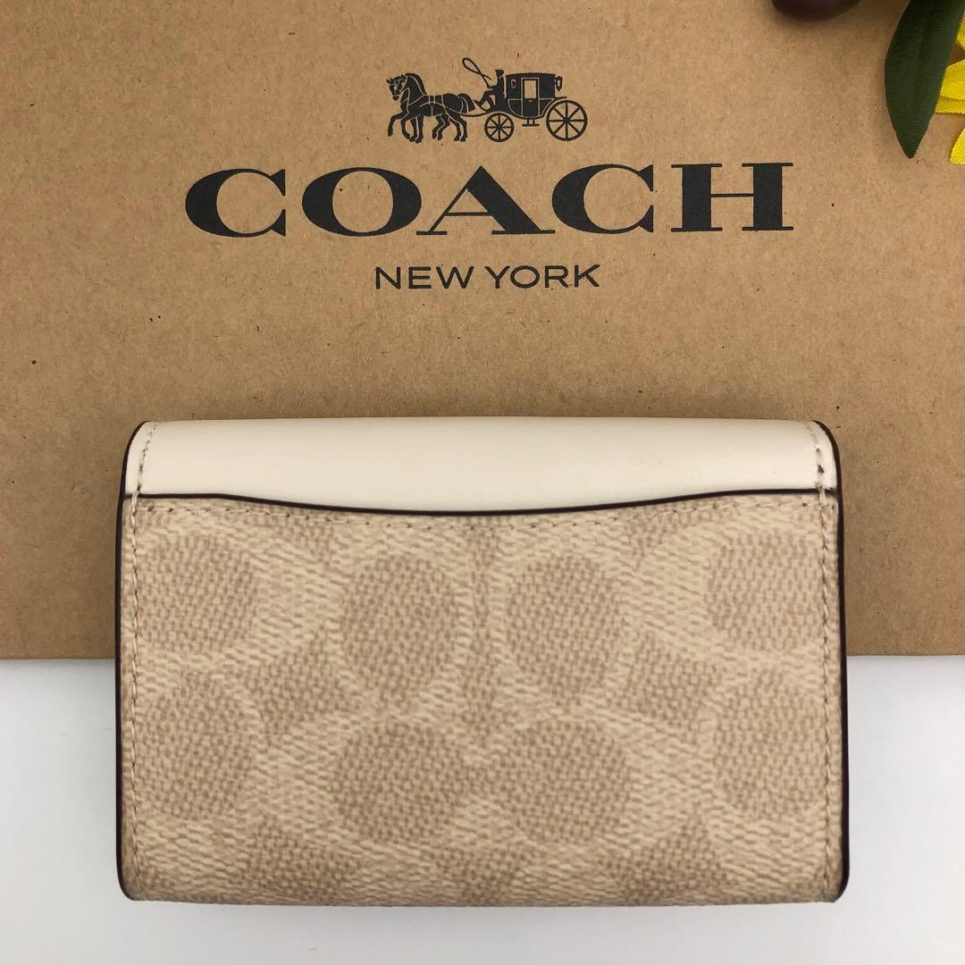 COACH 大人気！！ フラップ カードケース シグネチャー チョーク 新品