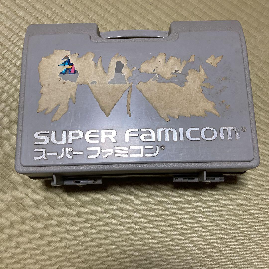 スーパーファミコン本体＋ソフト10個、ケース付き