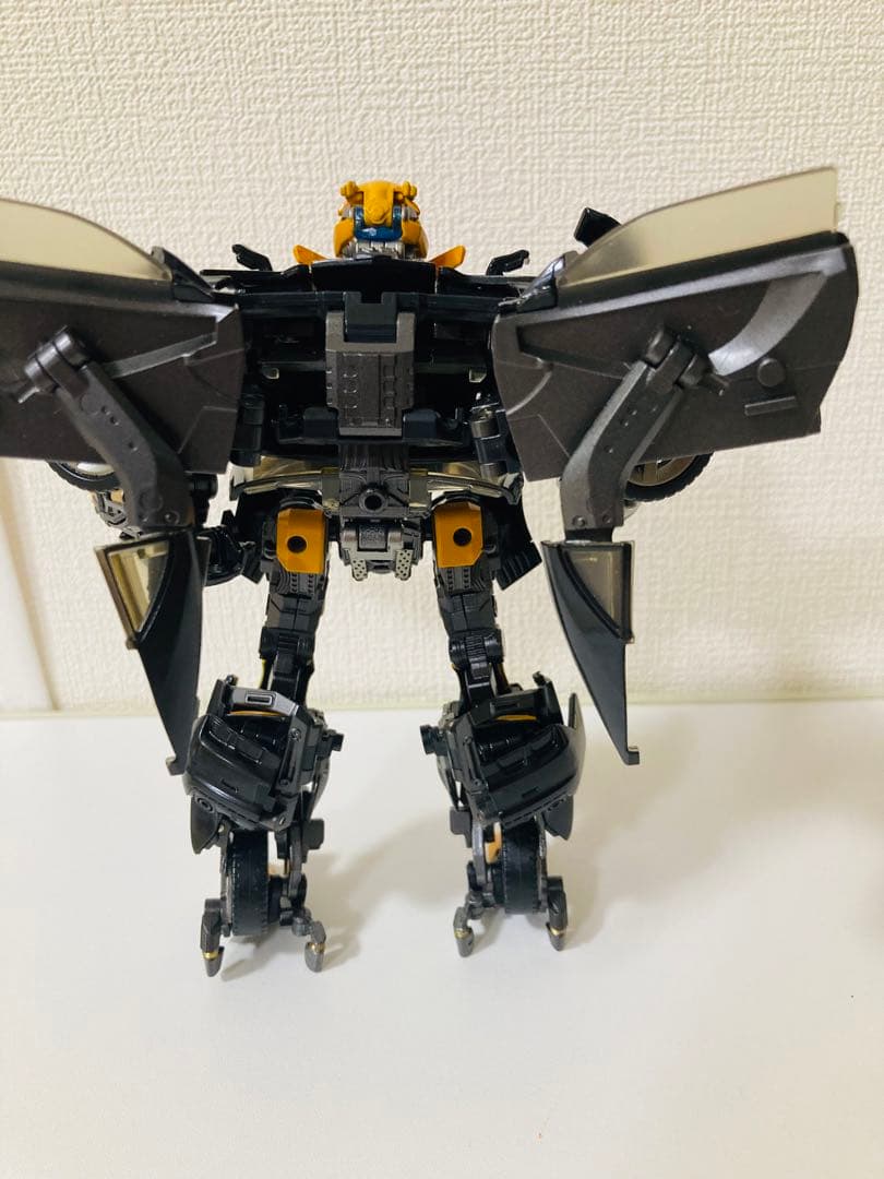 非正規トランスフォーマー　黒いバンブルビーっぽい人