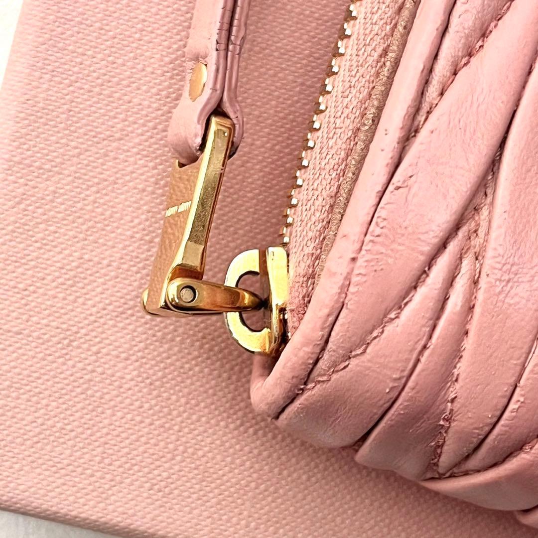 MIU MIU マテラッセ コンパクト ラウンドジップ 財布 箱付き0205-④