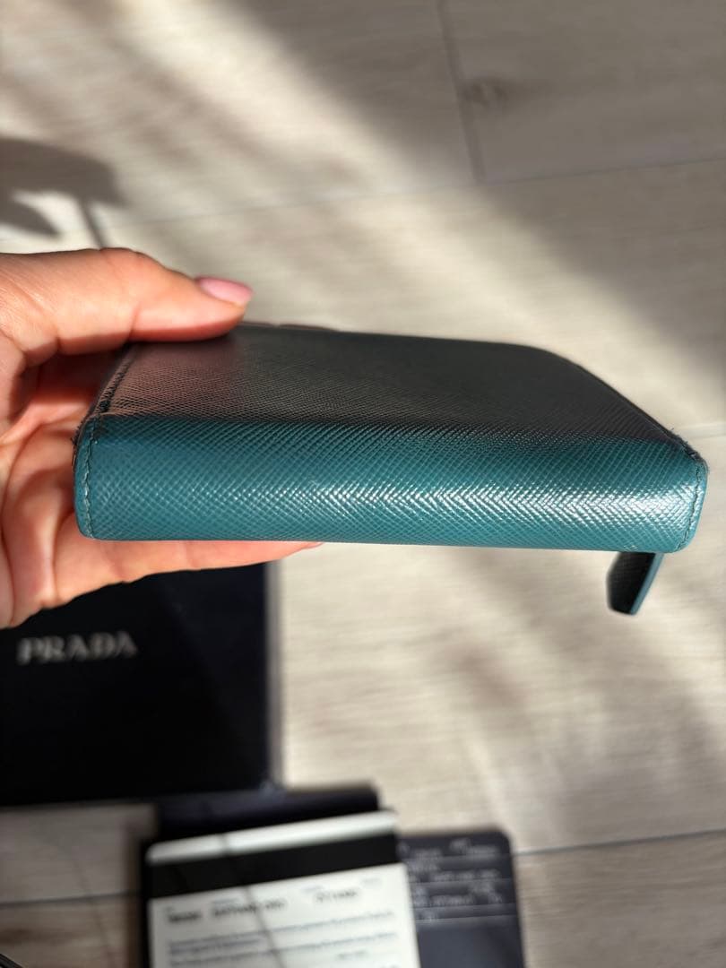 PRADA 二つ折り財布 美品