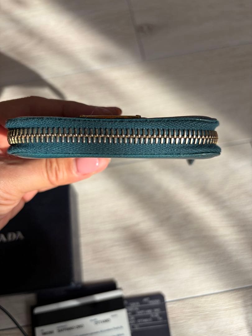 PRADA 二つ折り財布 美品
