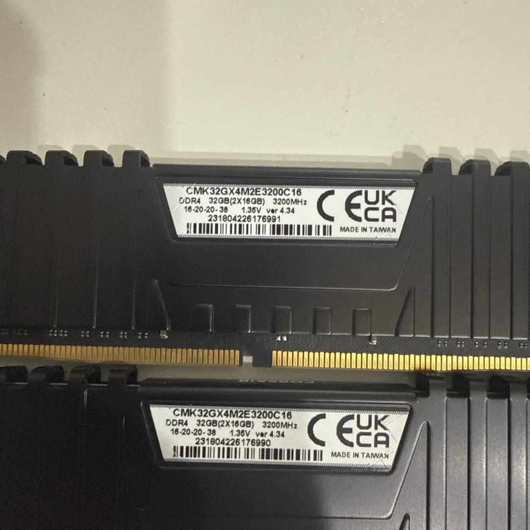 Corsair DDR4-3200MHz 32GB（16GB×2）