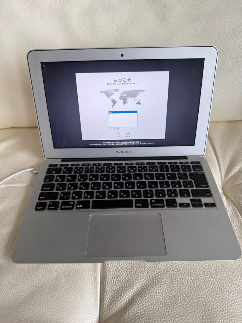 m*i様 MacBook Air 11インチ / 初期化済 / 充電器あり