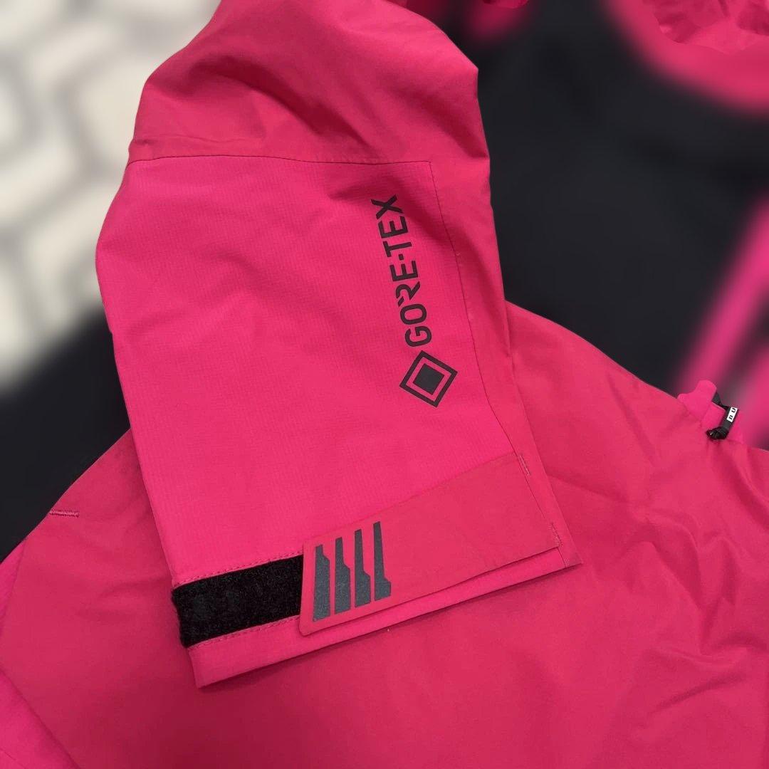 Burton GORE-TEX スノーボードジャケット ピンク/黒　ユニセックス