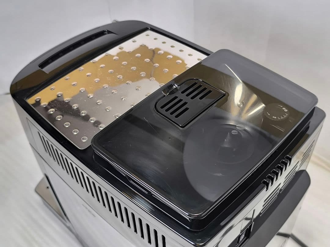 デロンギ　コンパクト全自動コーヒーマシンマグニフィカS ECAM22112B 2