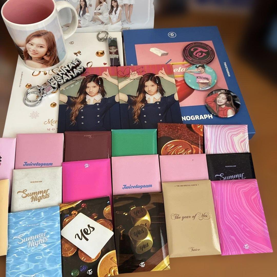 TWICE アルバムセットとグッズ、トレカまとめ売り