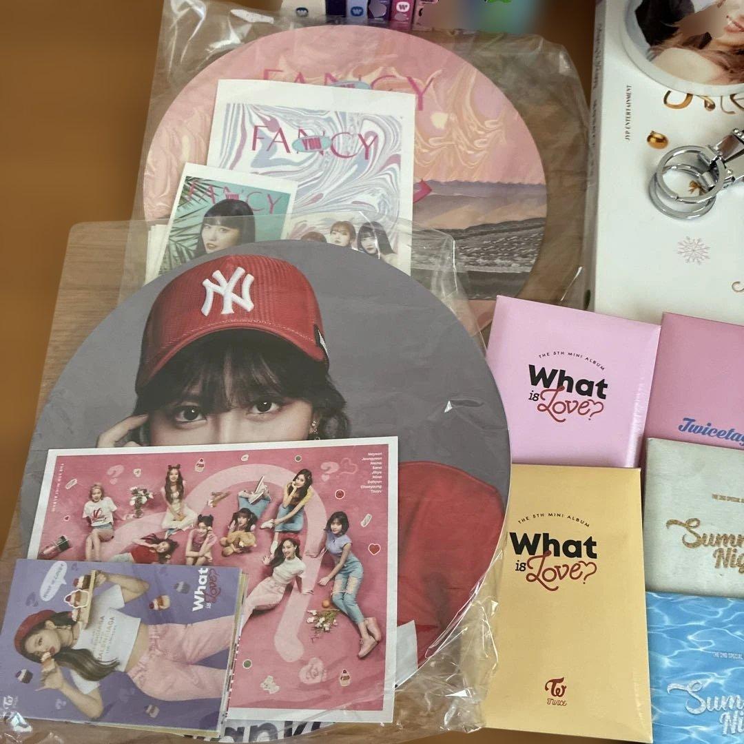 TWICE アルバムセットとグッズ、トレカまとめ売り