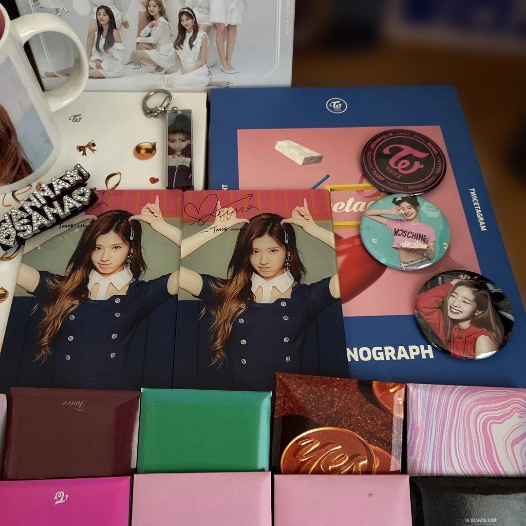 TWICE アルバムセットとグッズ、トレカまとめ売り