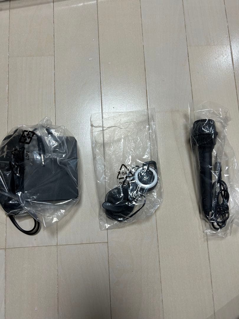 電子キーボード 折りたたみブラック 付属品付き(マイク、イヤホン、ペダル)61鍵