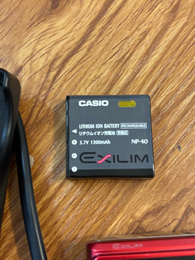 CASIO EXILIM コンパクトデジタルカメラ レッド