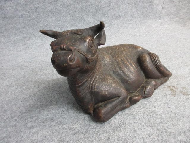 備前焼牛の置物 [B26500]