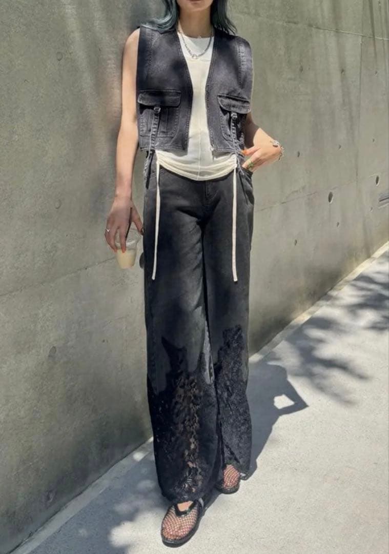 アメリ　25ss LACE DOCKING FADE DENIM PANTS