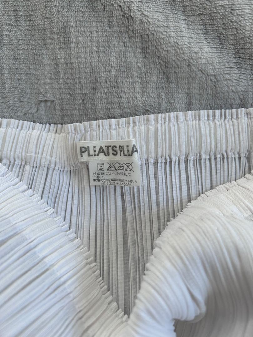 PLEATS PLEASE ホワイト プリーツスカート
