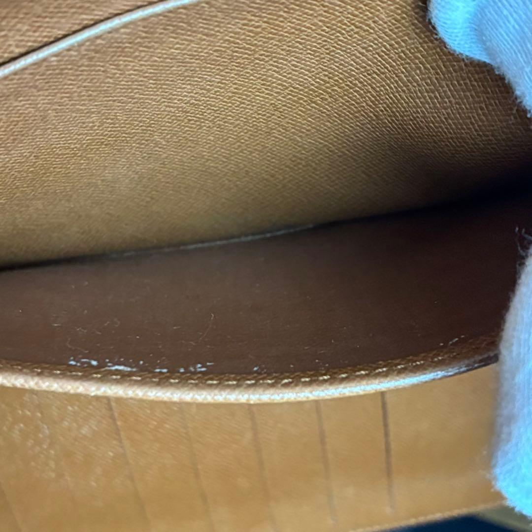 LOUIS VUITTON モノグラム ポシェットパスポール　三つ折り財布