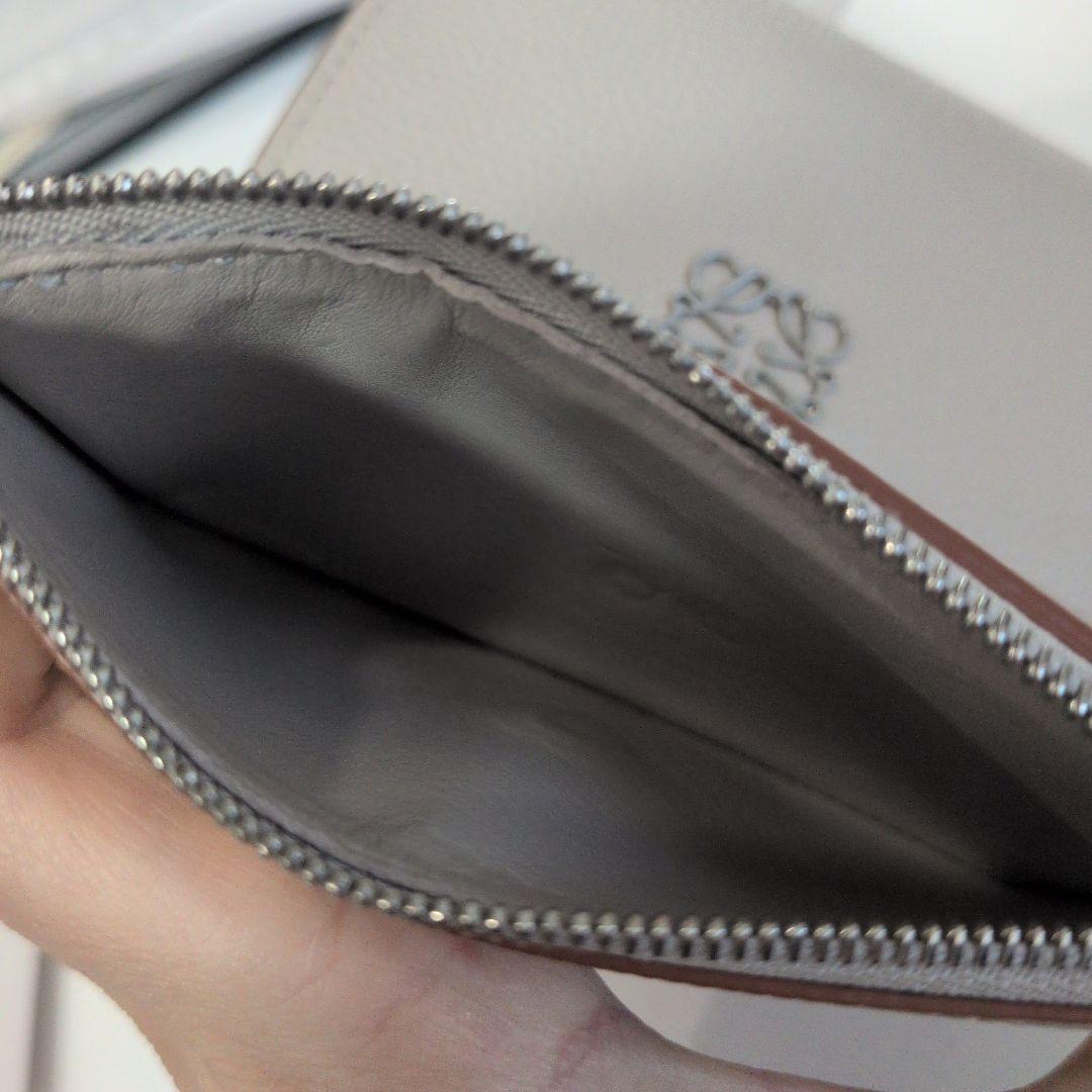 LOEWE グレージュ 三つ折り財布　コンパクト財布　ロエベ