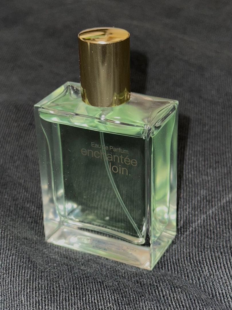 enchantée loin. 香水 キャンドル