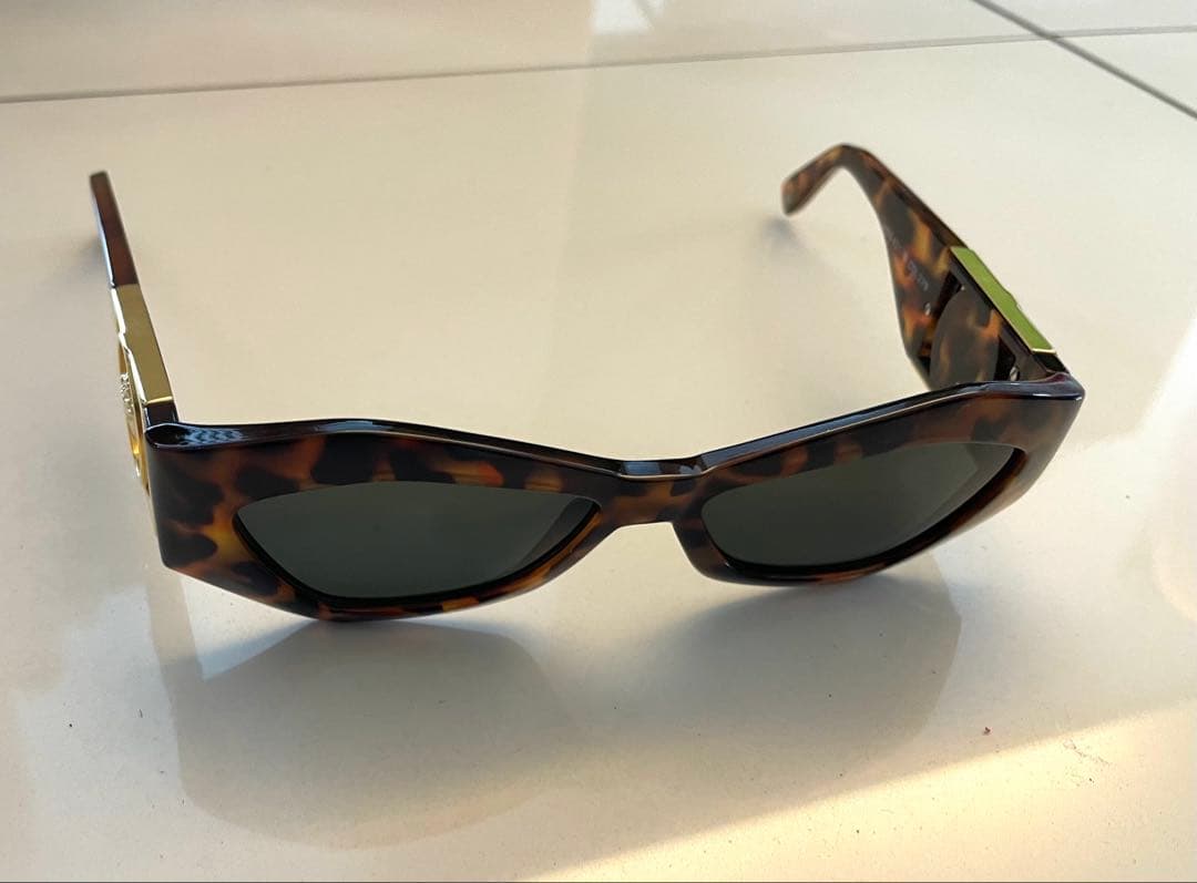 ベルサーチ　VERSACE サングラス　メデューサ