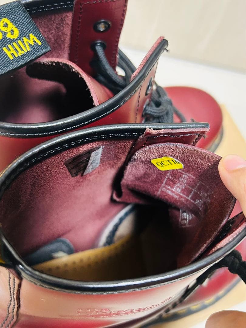 もん　Dr.Martens 8ホールブーツ CHERRY RED UK6