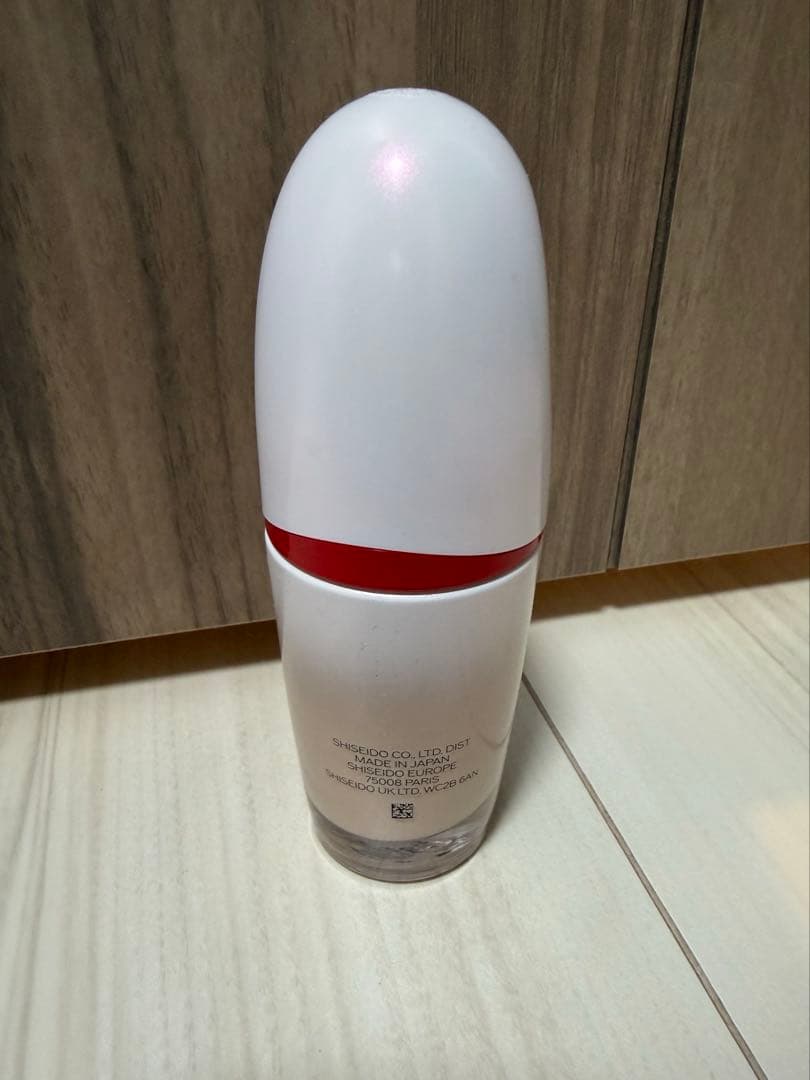 エッセンス スキングロウ ファンデーション 140 Porcelain 資生堂