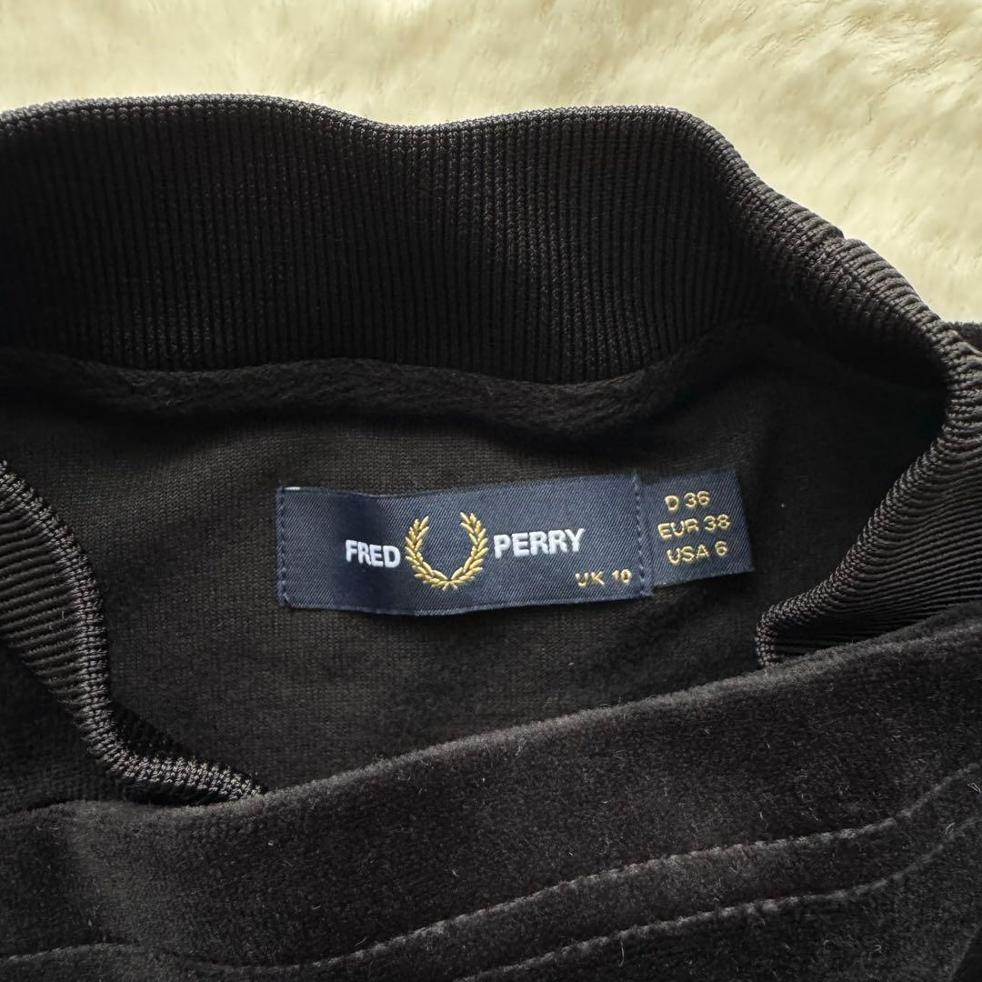 ⭐️フレッドペリー【UK10】ブラック 半袖 Tシャツ ベロア 美品