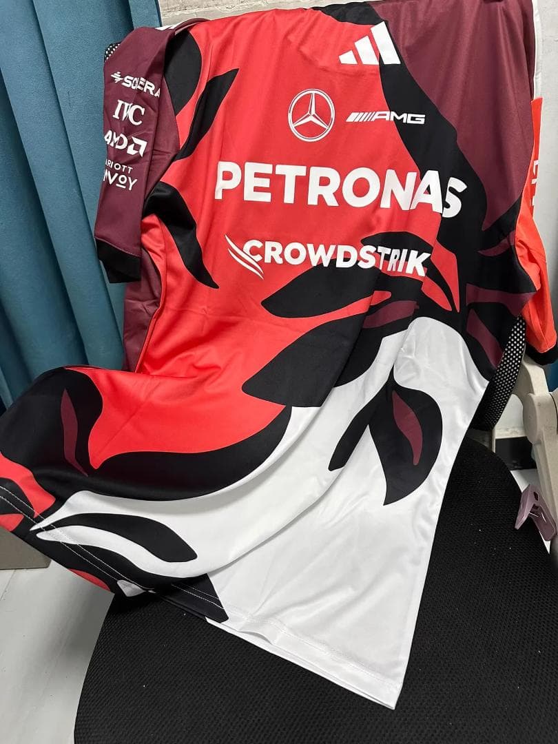限定モデル Mercedes Formula 1 Team Shirt