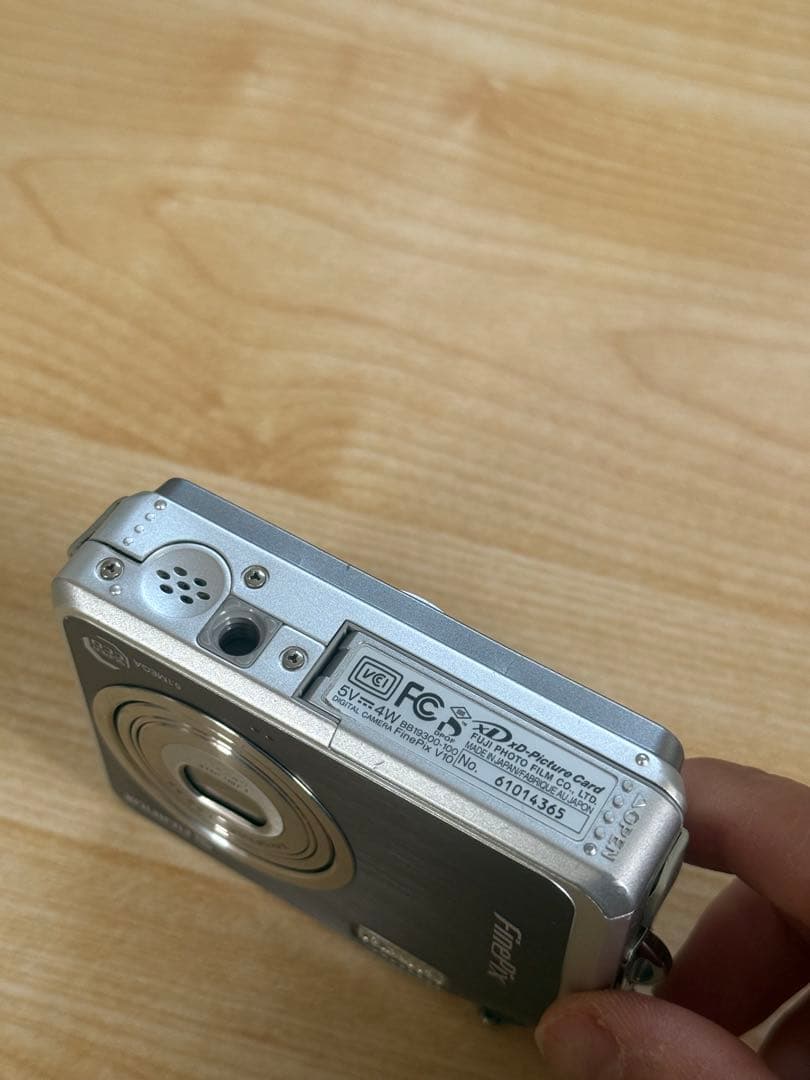 フジフイルム FinePix V10 ガンメタリック