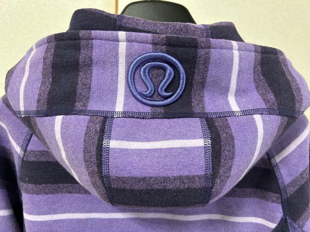 Lululemon ルルレモン　パーカー　4