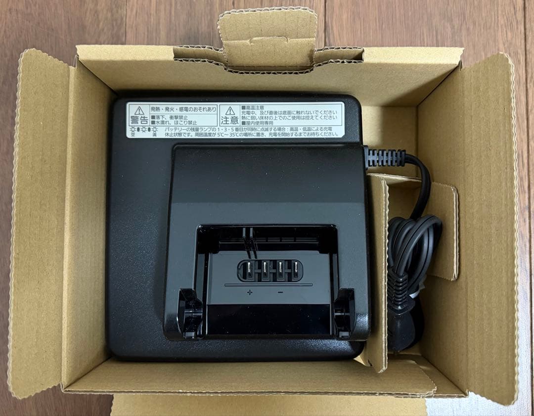【新品・未使用 25年11月製】パナソニック 電動自転車 充電器 NKJ075Z