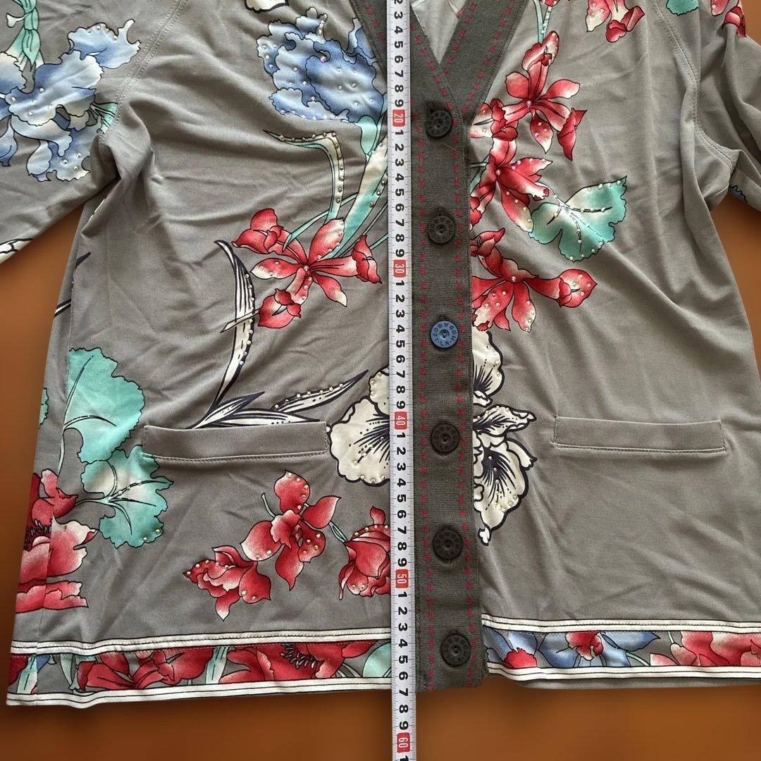 伊太利屋　美品　花柄グレーの長袖カーディガン