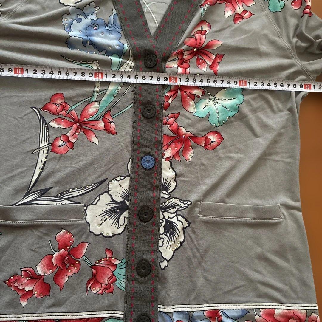 伊太利屋　美品　花柄グレーの長袖カーディガン