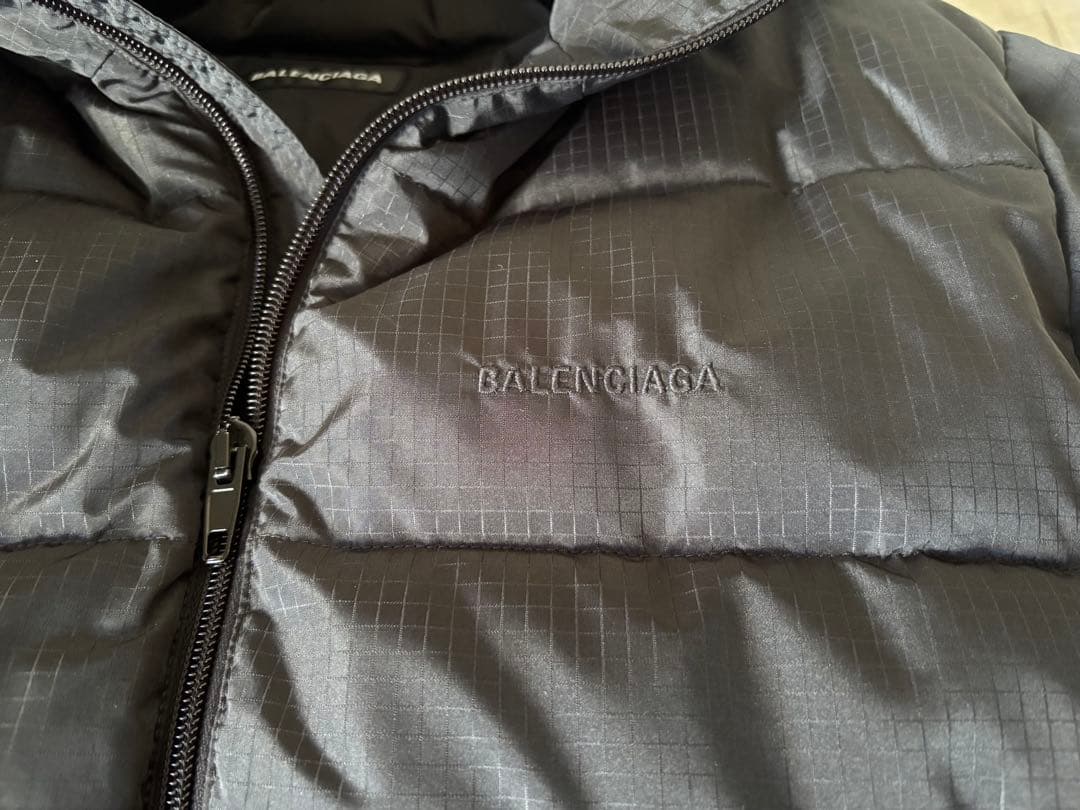胸ロゴ　新品　バレンシアガ　パファージャケット48 ダウン　balenciaga