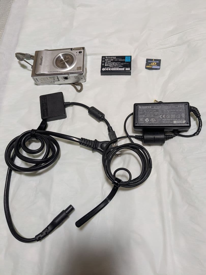 【動作確認済】Fujifilm FinePix F10 コンパクトデジタルカメラ