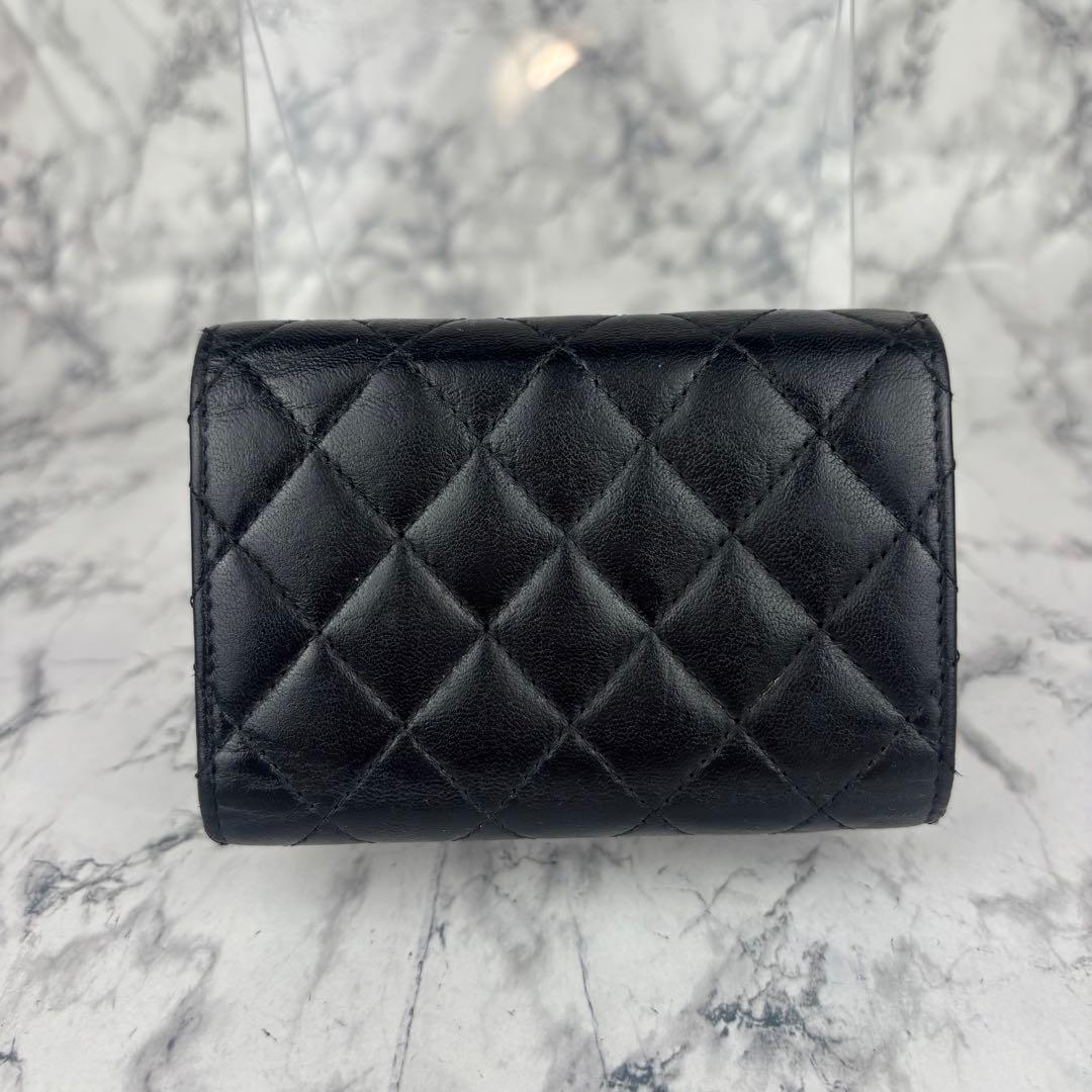 111 CHANEL ボーイシャネル　マトラッセ　三つ折り財布　あんしん鑑定済み