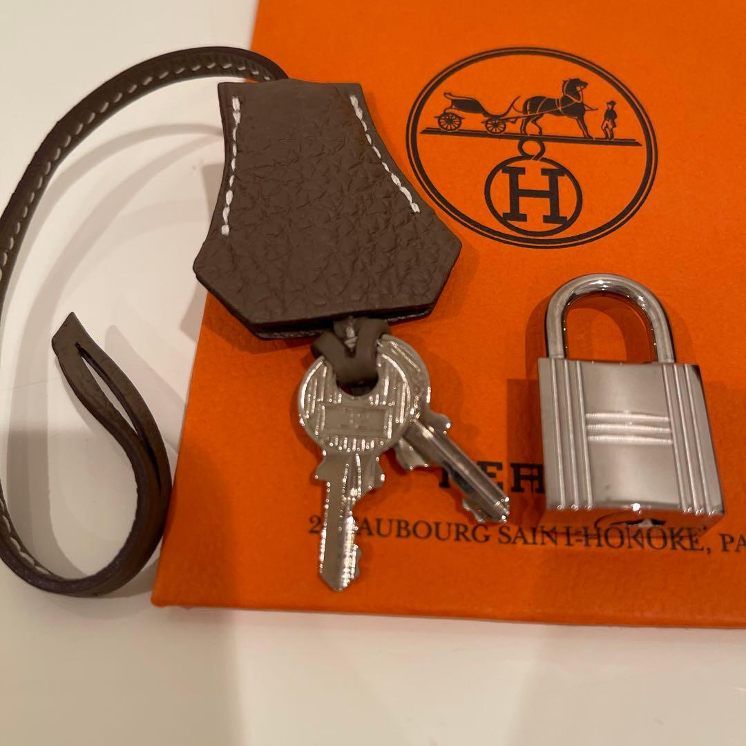 HERMES 南京錠とレザーキーセット