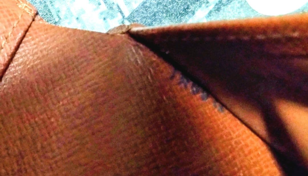 LOUISE　VUITTON 三つ折り
