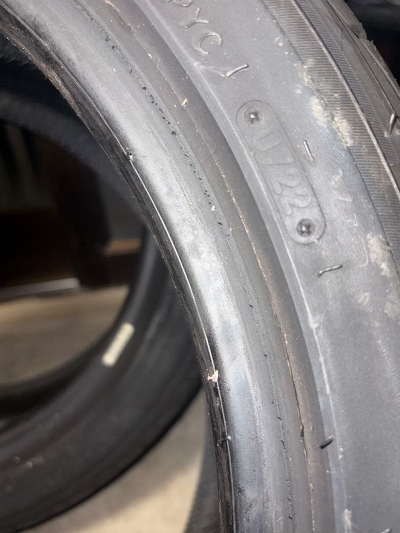 トライアングル　タイヤ　215 45 17 2022年製　走行少