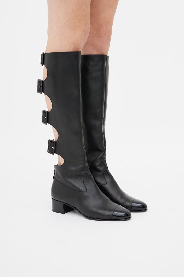 靴 CHANEL Gladiator Buckle Knee High Boot